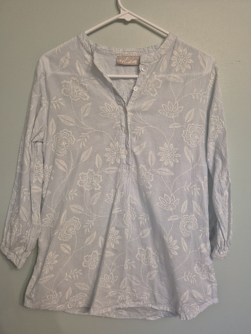 Utsa Women's Boho Coastal Blue Floral Embroidered Henley Tunic Size Small - Picture 2 of 9